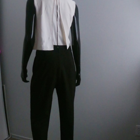 White & Black two-tone jumpsuit Size 6 (G) - Picture 10 of 12
